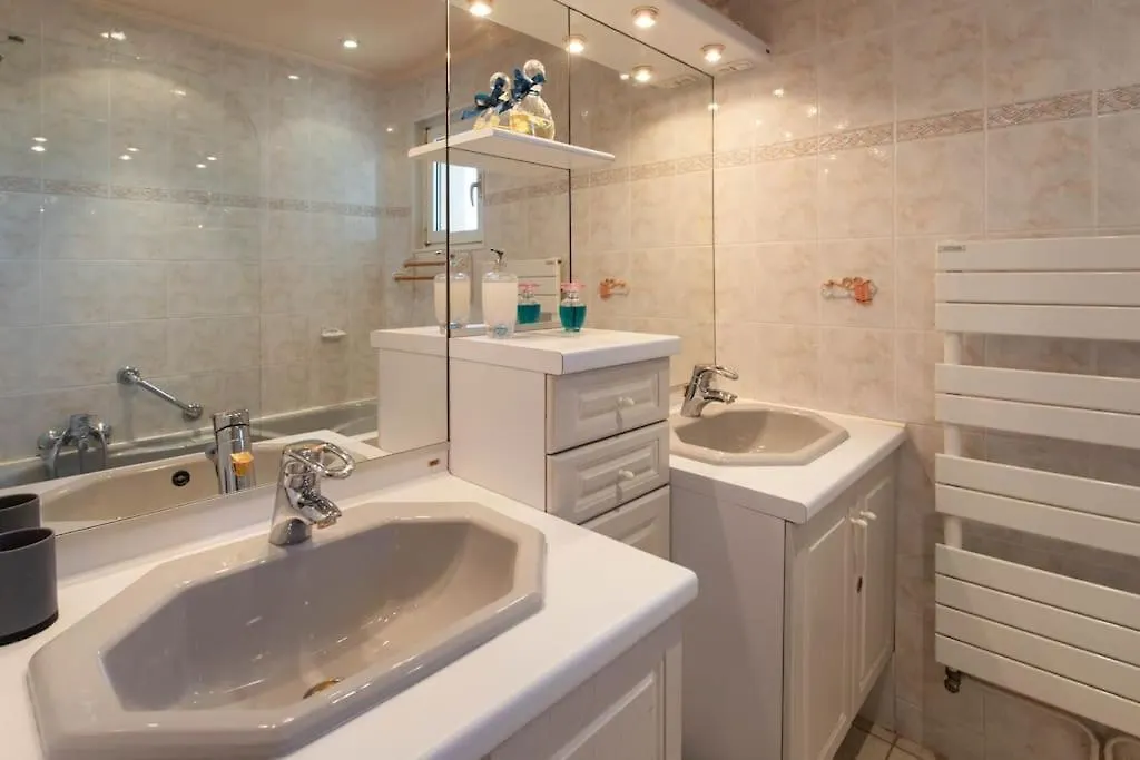 앙티브 A6- 2 Bdr Incredible Sea View - Ac, Garage & Terrace 아파트 프랑스